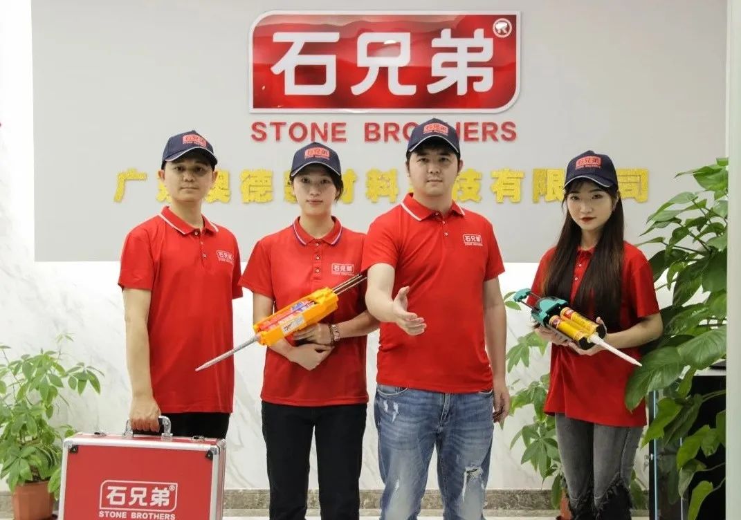 你会选美缝剂，会配色，但你不知道怎么选专业的美缝师...